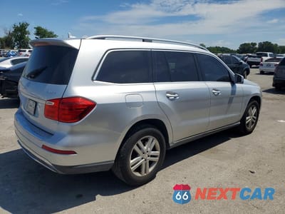 Trzecie zdjęcie samochodu z tyłu: 2014 MERCEDES-BENZ GL 450 4MATIC VIN:4JGDF7CE2EA339548 - miniatura
