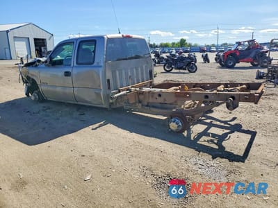 Drugie zdjęcie samochodu z przodu: 2000 CHEVROLET SILVERADO K2500 VIN:1GCGK29U3YE235534 - miniatura