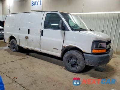 Czwarte zdjęcie samochodu z boku: 2005 CHEV EXPRESS VIN:1GCGG25V051203742 - miniatura