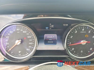 Zdjęcie 9 z 12 samochodu: 2017 MERCEDES-BENZ E 300 4MATIC VIN:WDDZF4KB2HA174613 - miniatura