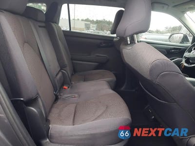 Zdjęcie 10 z 11 samochodu: 2021 TOYOTA HIGHLANDER LE VIN:5TDBZRBHXMS528606 - miniatura