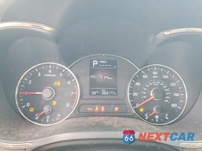 Zdjęcie 9 z 12 samochodu: 2017 KIA FORTE LX VIN:3KPFK4A78HE138993 - miniatura