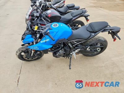 Trzecie zdjęcie samochodu z tyłu: 2025 SUZUKI GSX800 R VIN:JS1EM11B5S7100244 - miniatura