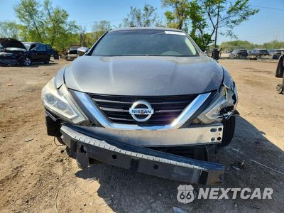 Piąte zdjęcie samochodu w środku: 2017 NISSAN ALTIMA 2.5 SV VIN:1N4AL3AP9HC219645 - miniatura
