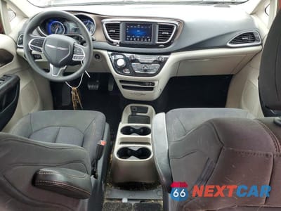 Zdjęcie 8 z 14 samochodu: 2018 CHRYSLER PACIFICA LX VIN:2C4RC1CG8JR253197 - miniatura