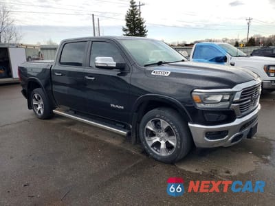 Czwarte zdjęcie samochodu z boku: 2020 RAM 1500 LARAMIE VIN:1C6SRFJT3LN288749 - miniatura