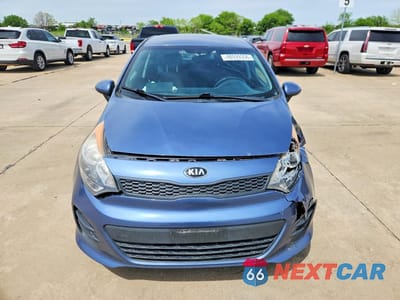 Piąte zdjęcie samochodu w środku: 2016 KIA RIO 5-DOOR LX VIN:KNADM5A30G6652293 - miniatura