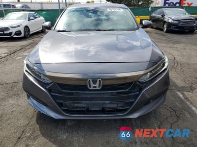 Piąte zdjęcie samochodu w środku: 2019 HONDA ACCORD VIN:1HGCV1F36KA018507 - miniatura