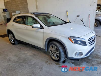 Czwarte zdjęcie samochodu z boku: 2019 MERCEDES-BENZ GLA 250 4MATIC VIN:WDCTG4GB8KU013978 - miniatura