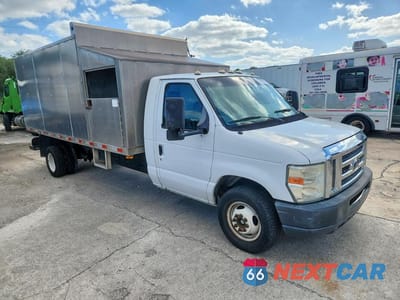 Czwarte zdjęcie samochodu z boku: 2011 FORD ECONOLINE E450 SUPER DUTY CUTAWAY VAN VIN:1FDXE4FS8BDA96693 - miniatura