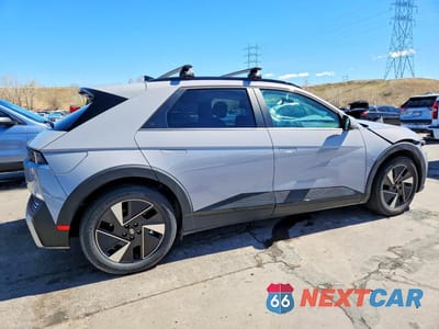 Trzecie zdjęcie samochodu z tyłu: 2025 HYUNDAI IONIQ 5 SEL VIN:7YAKNDDC1SY027646 - miniatura