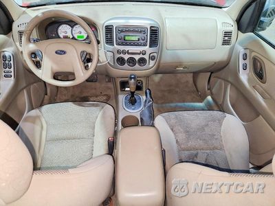 Zdjęcie 8 z 13 samochodu: 2005 FORD ESCAPE XLT VIN:1FMCU93175KA93455 - miniatura