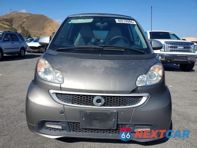 Piąte zdjęcie samochodu w środku: 2013 SMART FORTWO PASSION VIN:WMEEK3BA3DK591492 - miniatura