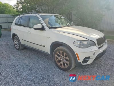 Czwarte zdjęcie samochodu z boku: 2013 BMW X5 XDRIVE35I VIN:5UXZV4C58D0E10527 - miniatura