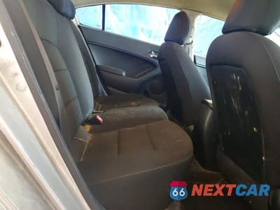 Zdjęcie 10 z 12 samochodu: 2016 KIA FORTE LX VIN:KNAFK4A67G5596524 - miniatura