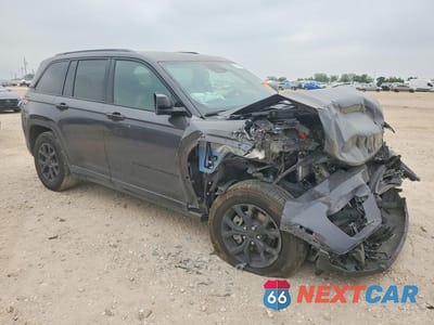 Czwarte zdjęcie samochodu z boku: 2024 JEEP GRAND CHEROKEE LAREDO VIN:1C4RJHAG0RC141919 - miniatura
