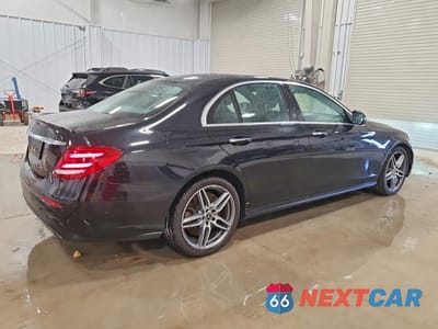 Trzecie zdjęcie samochodu z tyłu: 2018 MERCEDES-BENZ E 400 4MATIC VIN:WDDZF6GB4JA365802 - miniatura
