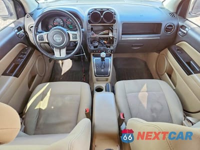 Zdjęcie 8 z 13 samochodu: 2012 JEEP COMPASS LATITUDE VIN:1C4NJCEB2CD634339 - miniatura