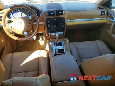 Zdjęcie 8 z 12 samochodu: 2010 PORSCHE CAYENNE S VIN:WP1AB2AP2ALA50693 - miniatura