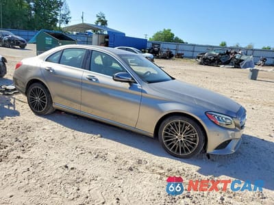 Czwarte zdjęcie samochodu z boku: 2020 MERCEDES-BENZ C 300 VIN:55SWF8DB2LU323778 - miniatura
