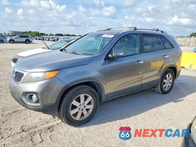 2012 KIA SORENTO LX 5XYKT3A63CG206447 - główne zdjęcie licytacji z USA - miniatura