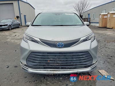Piąte zdjęcie samochodu w środku: 2023 TOYOTA SIENNA XLE 7-PASSENGER VIN:5TDYRKEC2PS143286 - miniatura