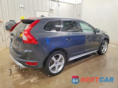 Trzecie zdjęcie samochodu z tyłu: 2011 VOLVO XC60 3.2 VIN:YV4952DZ7B2196553 - miniatura