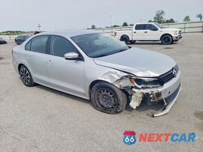 Czwarte zdjęcie samochodu z boku: 2011 VOLKSWAGEN JETTA SE VIN:3VWDZ7AJ2BM375196 - miniatura