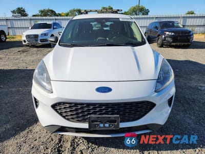 Piąte zdjęcie samochodu w środku: 2020 FORD ESCAPE S VIN:1FMCU0F62LUA79502 - miniatura