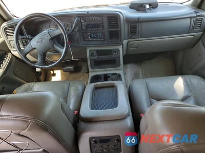 Zdjęcie 8 z 13 samochodu: 2003 CHEVROLET SUBURBAN VIN:1GNEC16Z83J166829 - miniatura