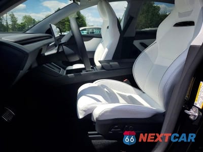 Zdjęcie 7 z 12 samochodu: 2026 TESLA MODEL Y VIN:7SAYGDET9TA629092 - miniatura