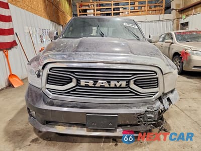 Piąte zdjęcie samochodu w środku: 2017 RAM 1500 VIN:1C6RR7PTXHS737834 - miniatura