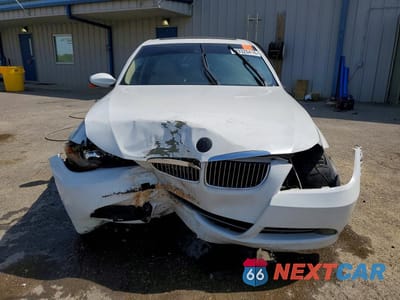 Piąte zdjęcie samochodu w środku: 2006 BMW 330 I VIN:WBAVB33506KS31404 - miniatura
