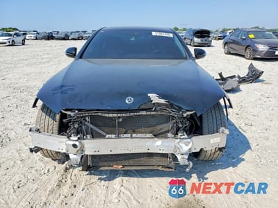 Piąte zdjęcie samochodu w środku: 2018 MERCEDES-BENZ E 300 VIN:WDDZF4JB3JA376237 - miniatura