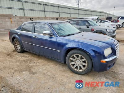 Czwarte zdjęcie samochodu z boku: 2006 CHRYSLER 300C VIN:2C3KA63H06H350697 - miniatura
