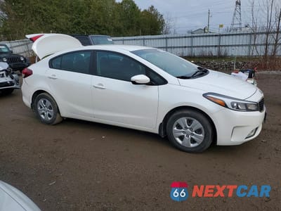 Czwarte zdjęcie samochodu z boku: 2017 KIA FORTE LX VIN:3KPFL4A75HE059374 - miniatura