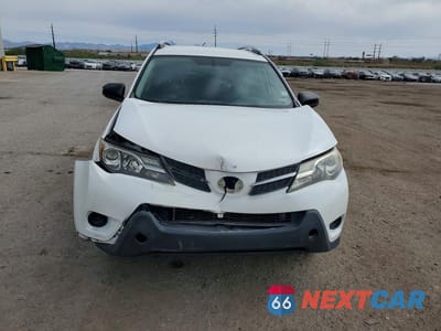 Piąte zdjęcie samochodu w środku: 2015 TOYOTA RAV4 LE VIN:JTMZFREV1FJ049936 - miniatura