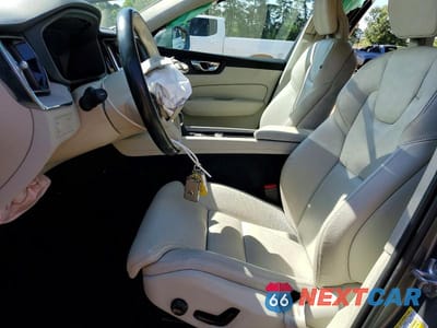 Zdjęcie 7 z 12 samochodu: 2018 VOLVO XC60 T5 INSCRIPTION VIN:YV4102RL5J1023876 - miniatura