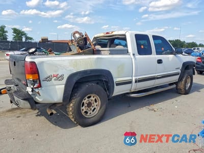 Trzecie zdjęcie samochodu z tyłu: 1999 CHEVROLET SILVERADO K2500 VIN:1GCGK29U7XE207069 - miniatura