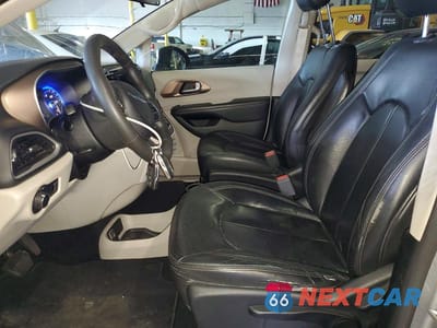 Zdjęcie 7 z 14 samochodu: 2018 CHRYSLER PACIFICA L VIN:2C4RC1AGXJR125384 - miniatura
