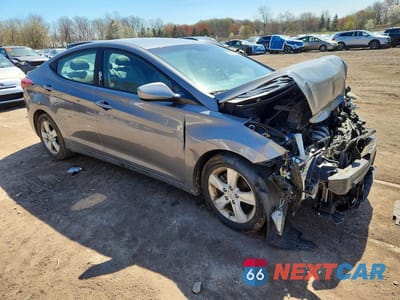 Czwarte zdjęcie samochodu z boku: 2011 HYUNDAI ELANTRA GLS VIN:5NPDH4AE6BH055909 - miniatura