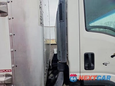 Zdjęcie 6 z 10 samochodu: 2015 ISUZU NPR HD BOX TRUCK VIN:54DC4W1B8FS804317 - miniatura
