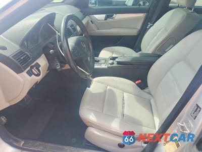 Zdjęcie 7 z 12 samochodu: 2010 MERCEDES-BENZ C 300 VIN:WDDGF5EB0AR097935 - miniatura