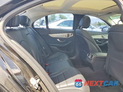 Zdjęcie 10 z 12 samochodu: 2015 MERCEDES-BENZ C 300 VIN:55SWF4JB6FU082874 - miniatura