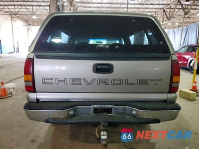 Zdjęcie 6 z 12 samochodu: 2000 CHEVROLET SILVERADO K1500 VIN:1GCEK14W2YZ262999 - miniatura