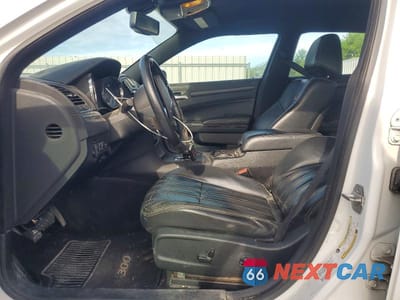 Zdjęcie 7 z 11 samochodu: 2013 CHRYSLER 300 S VIN:2C3CCABG1DH643855 - miniatura