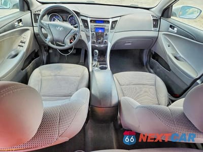 Zdjęcie 8 z 12 samochodu: 2011 HYUNDAI SONATA GLS VIN:5NPEB4AC5BH241994 - miniatura