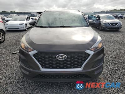 Piąte zdjęcie samochodu w środku: 2019 HYUNDAI TUCSON SE VIN:KM8J23A40KU986011 - miniatura