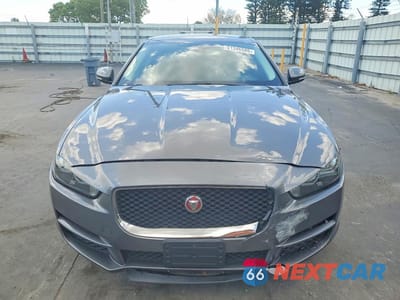 Piąte zdjęcie samochodu w środku: 2018 JAGUAR XE PREMIUM VIN:SAJAD4FX7JCP28761 - miniatura