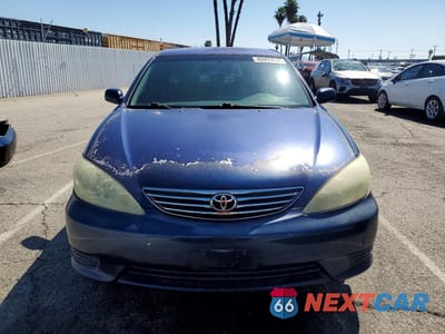 Piąte zdjęcie samochodu w środku: 2005 TOYOTA CAMRY LE VIN:4T1BE32K65U055123 - miniatura